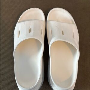 HOKA unisex Ora Recovery Slide 3
(W/10, M/8)